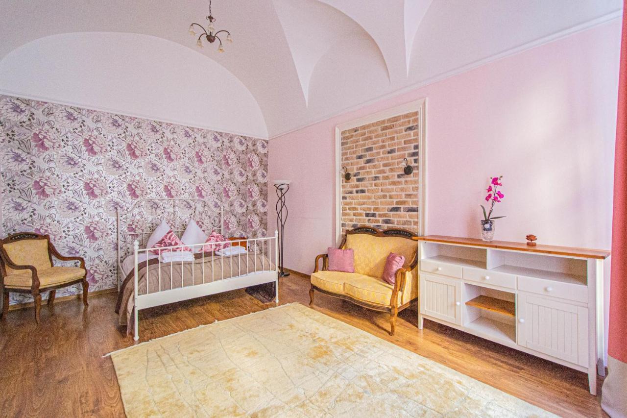 Astronomical Clock Suite By Ruterra ปราก ภายนอก รูปภาพ